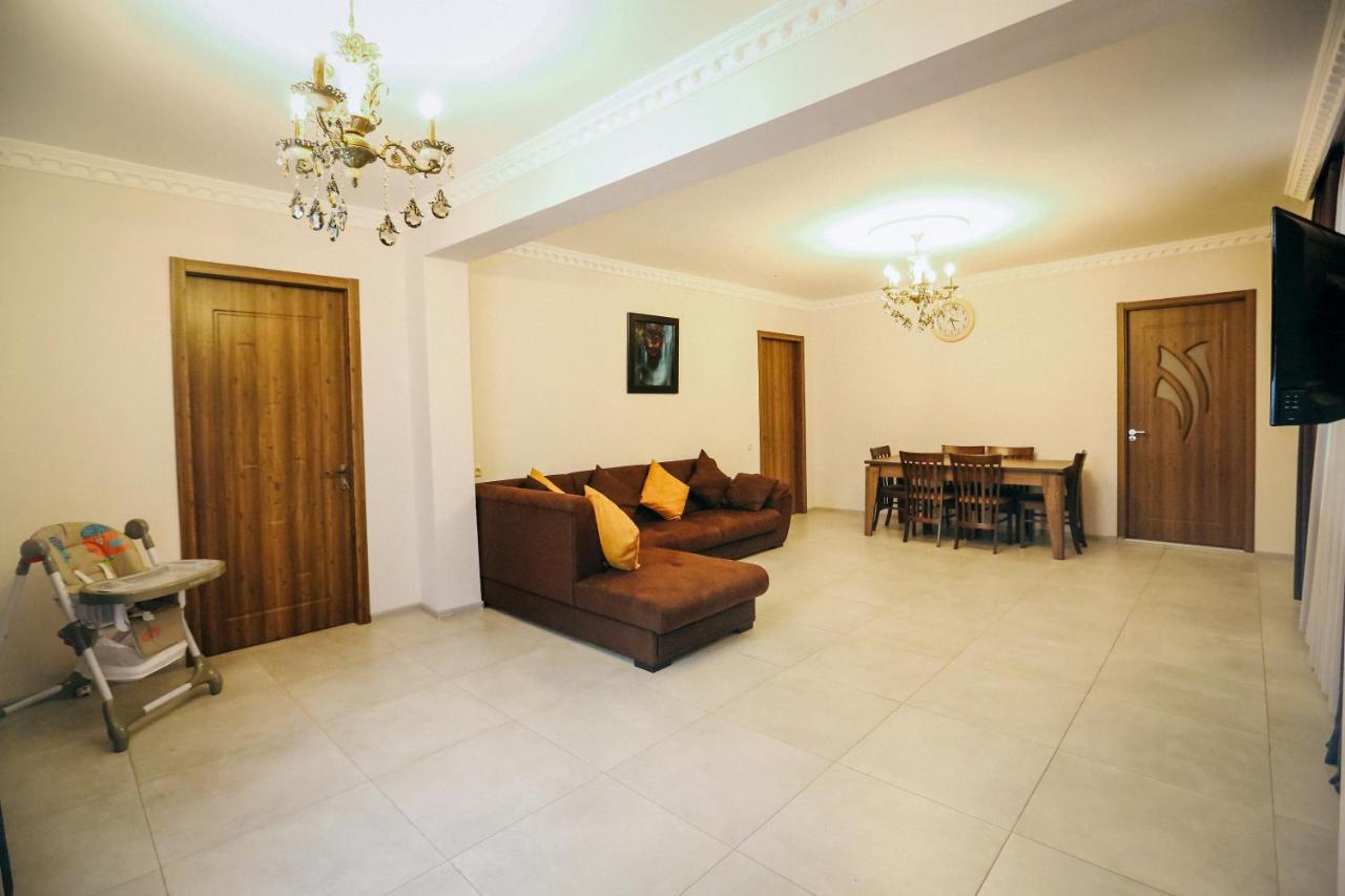 Bebo Babu Guest House Kutaisi Ngoại thất bức ảnh